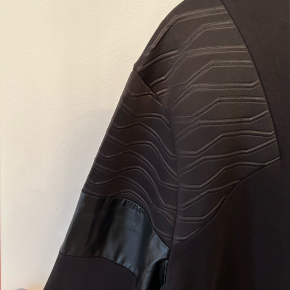 Hugo Boss Sweater - Picture 6 of 7